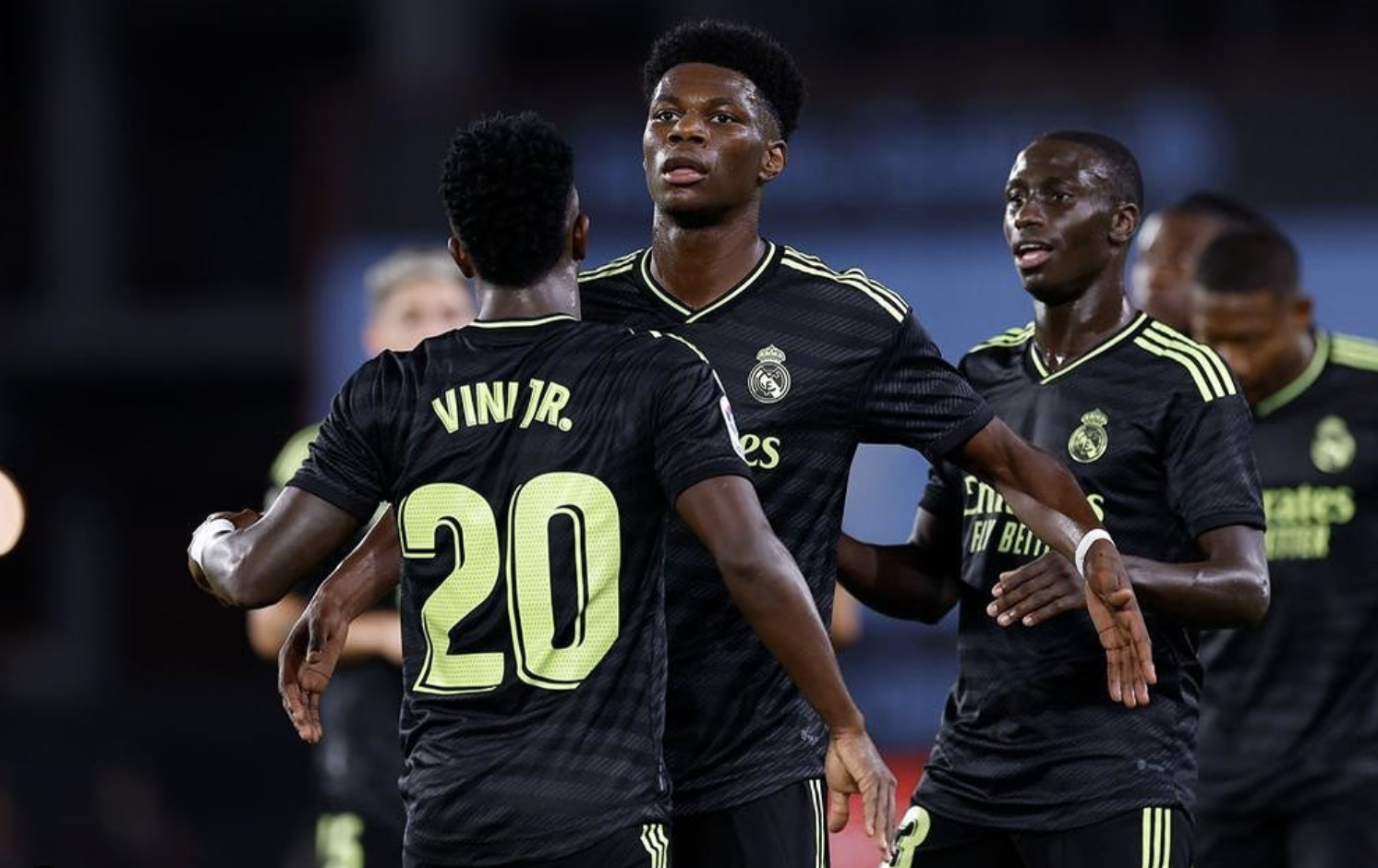 Tchouaméni y Vinicius celebrando un gol