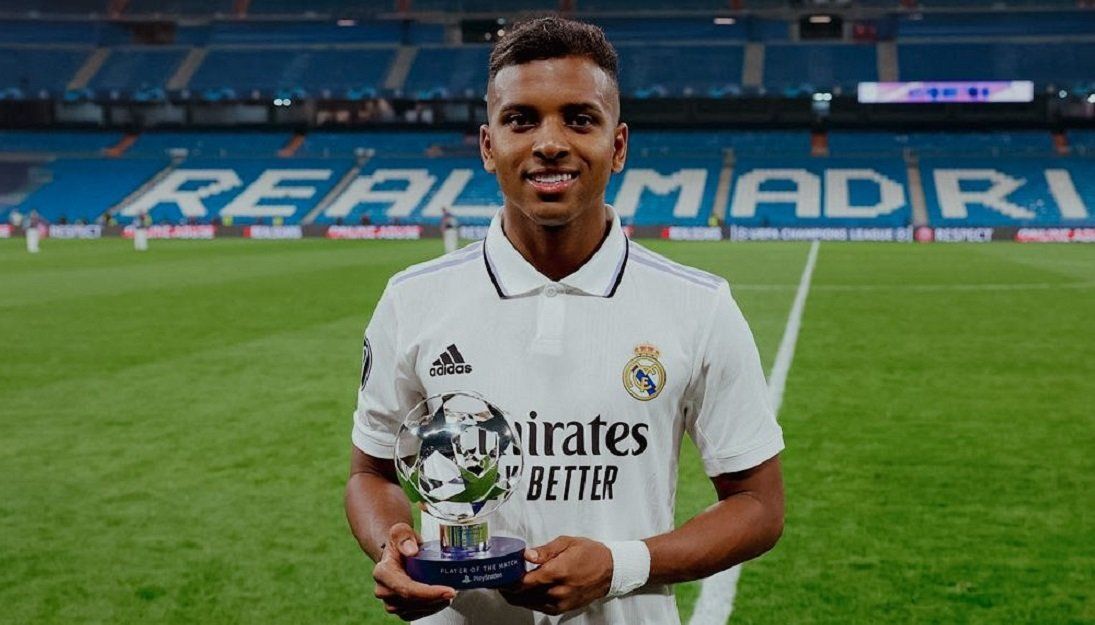 Rodrygo Goes recibió el premio a mejor del partido