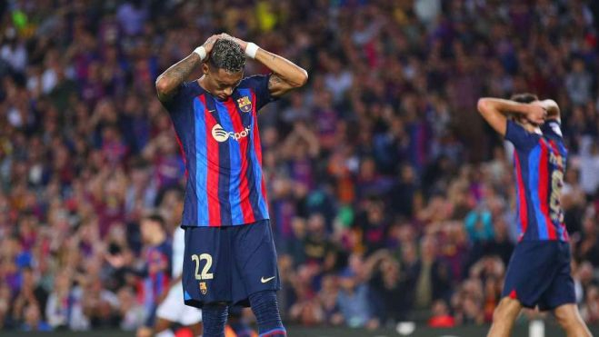Los jugadores del Barça se lamentan 