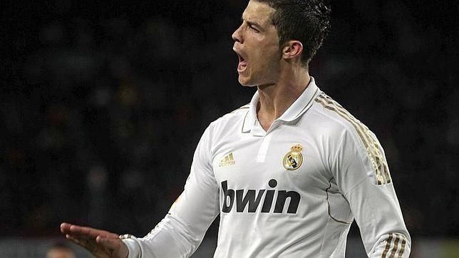 Cristiano Ronaldo pide calma tras su gol ante el Barça Cristiano Ronaldo pide calma tras su gol ante el Barça