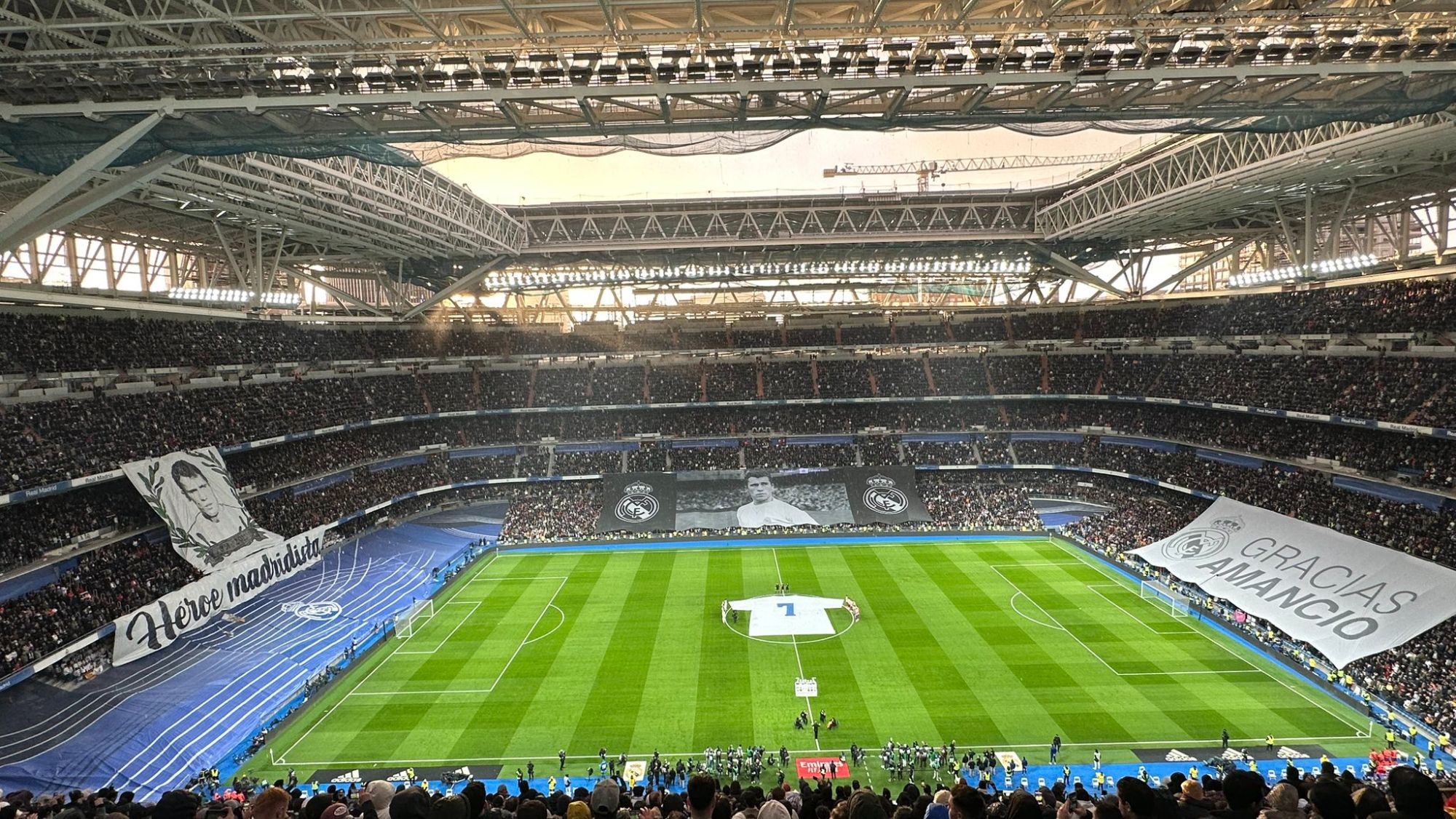 El vídeo es mágico: lo que ocurre cada día en el Bernabéu con la evolución de las obras El vídeo es mágico: lo que ocurre cada día en el Bernabéu con la evolución de las obras