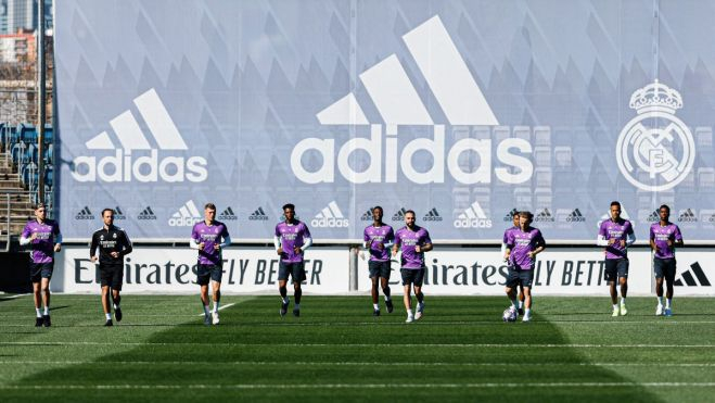 Varios jugadores del Real Madrid entrenando