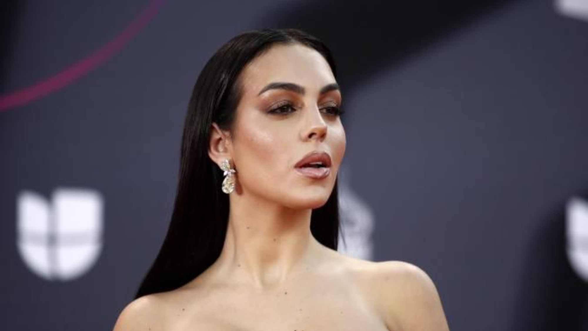 Georgina revoluciona Arabia con su vestidazo: ya tiene 5 millones de ‘likes’