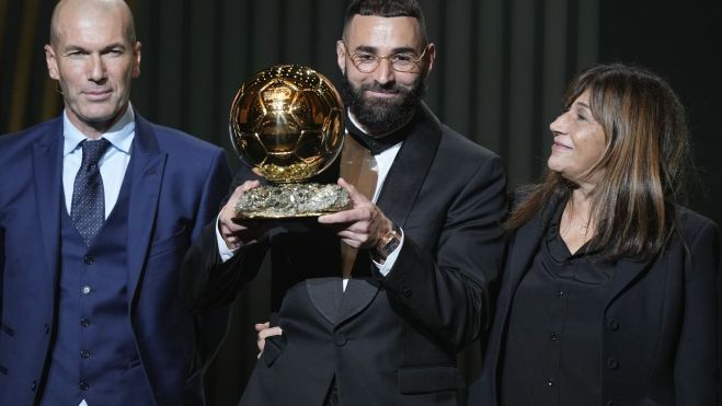 Karim Benzema fue galardonado como Balón de Oro 2022