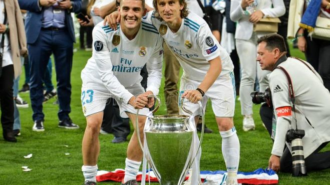 kyiv ukraine may mateo kovacic luka modric r kyiv ukraine may mateo kovacic luka modric real madrid celebrate 119074951 kyiv ukraine may mateo kovacic luka modric r kyiv ukraine may mateo kovacic luka modric real madrid celebrate 119074951