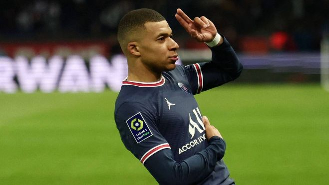 Kylian Mbappé con la camiseta del PSG Kylian Mbappé con la camiseta del PSG