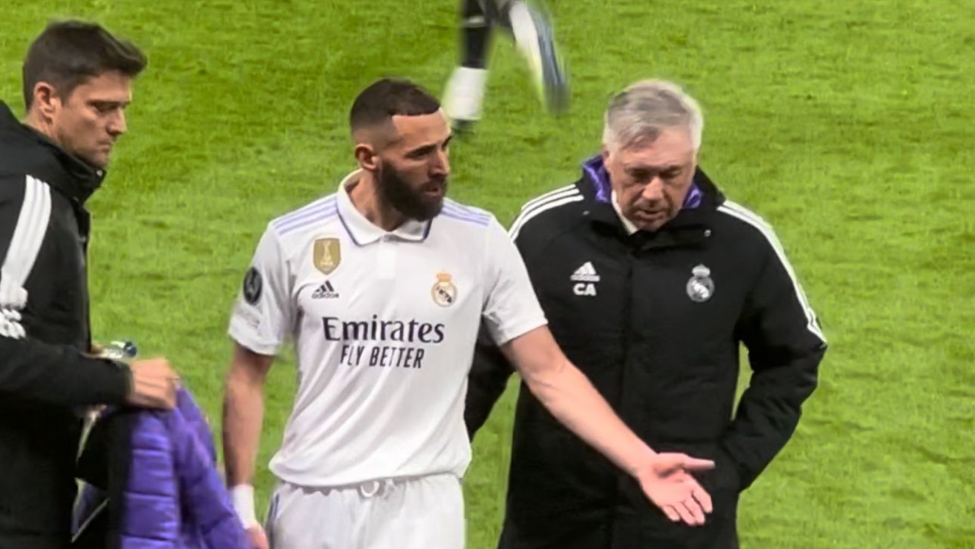 Benzema y Ancelotti tuvieron una charla tras el enfado de Londres: sale a la luz la conversación