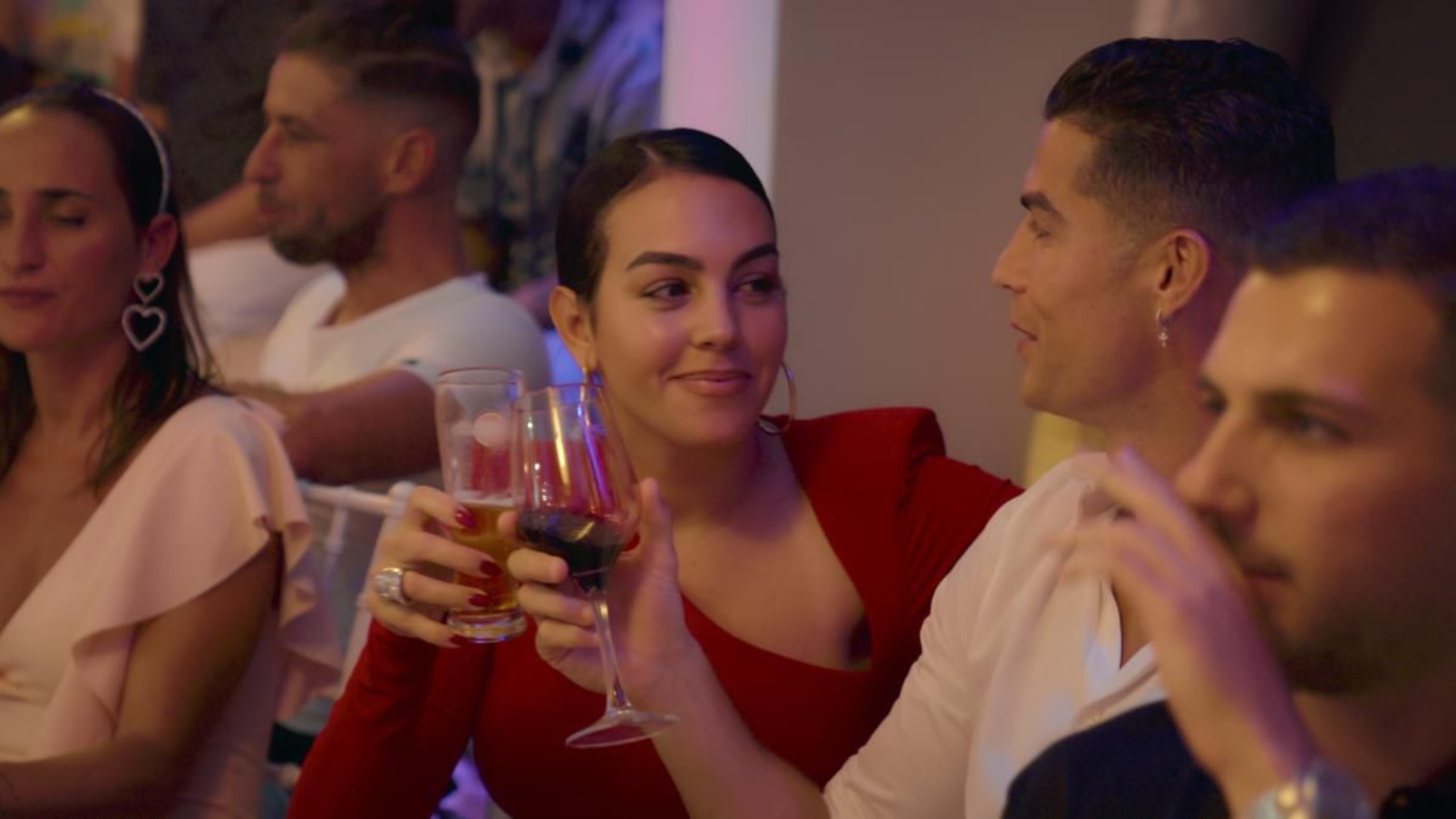 Georgina y Cristiano parecen estar muy a gusto en Arabia Saudí con su nueva vida Georgina y Cristiano parecen estar muy a gusto en Arabia Saudí con su nueva vida