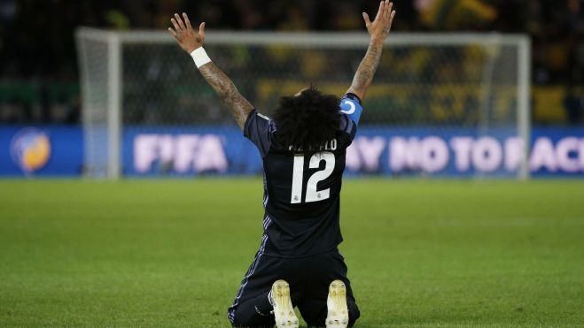 Marcelo señala al cielo Marcelo señala al cielo
