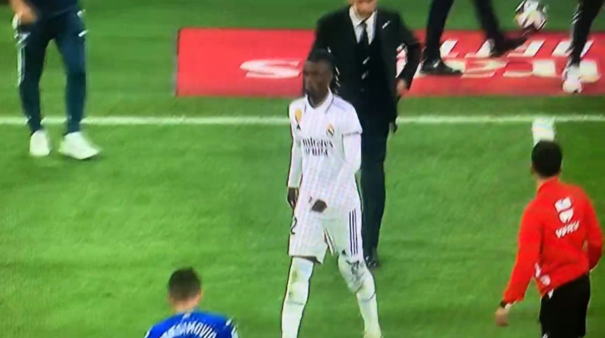 Camavinga se marchó cojeando del partido
