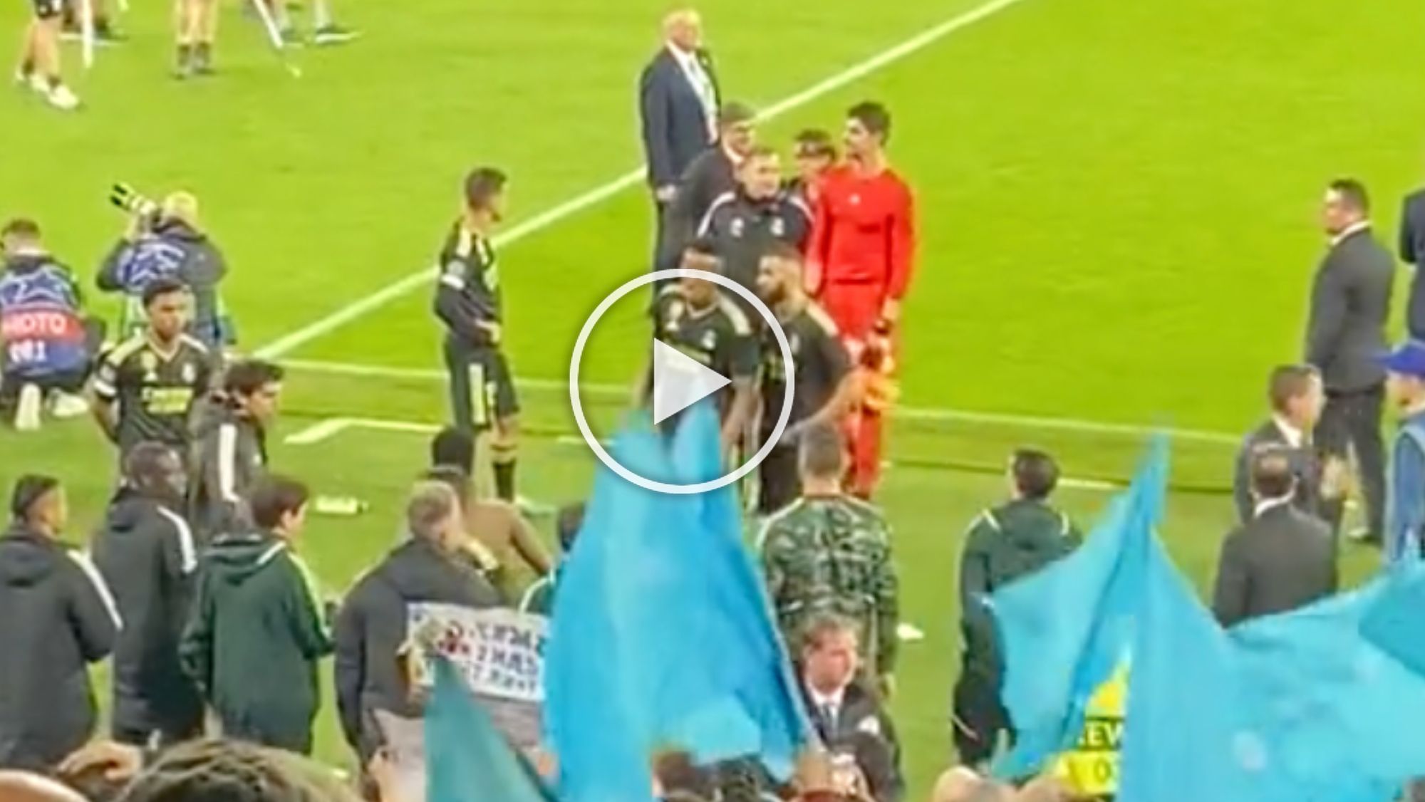 El gesto de Benzema que no gustó nada a sus compañeros en el Etihad