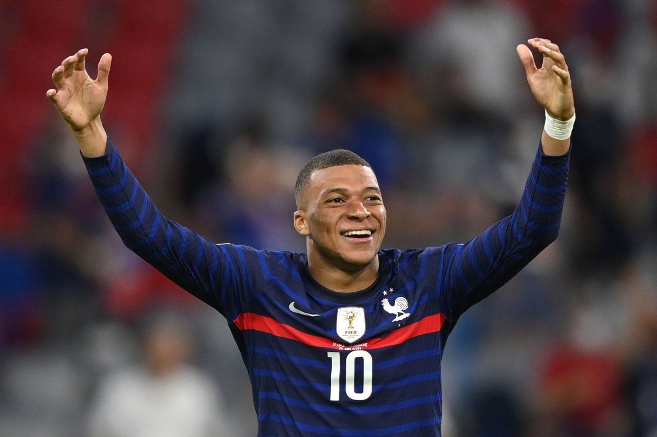 ¿Cuánto mide y cuánto pesa Kylian Mbappé?