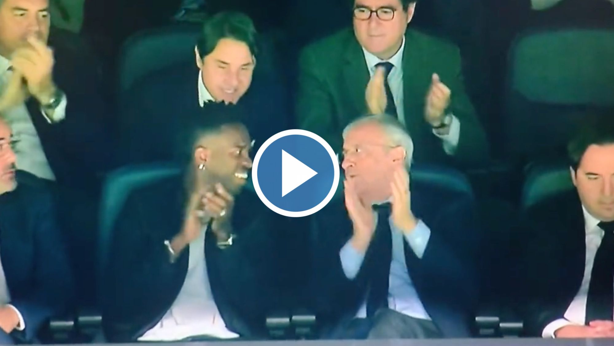 Vinicius y Florentino en el palco del Bernabéu