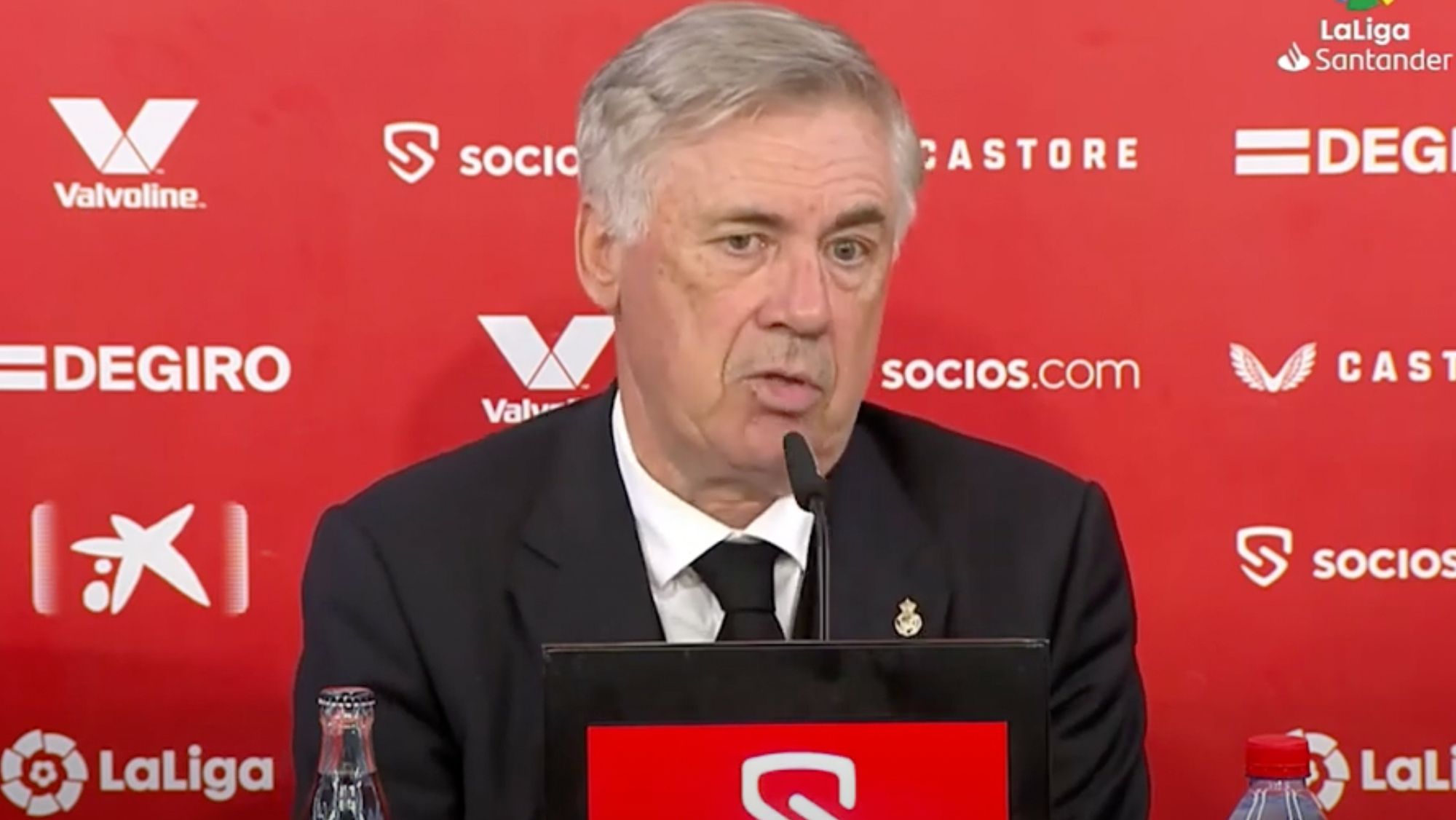Ancelotti pregunta por un '9' low cost: "¿Es posible?" Ancelotti pregunta por un '9' low cost: "¿Es posible?"