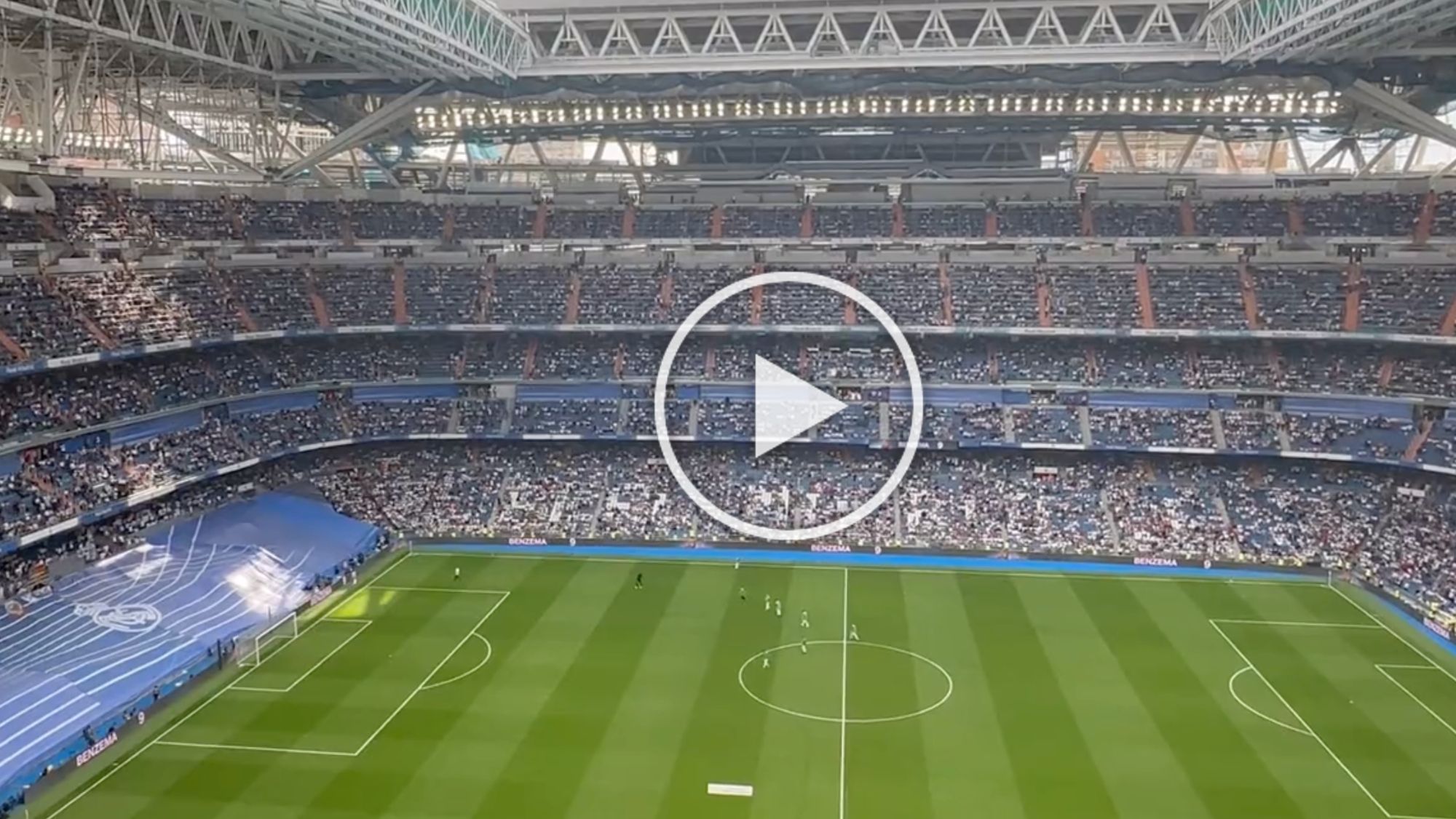Ovación a Benzema