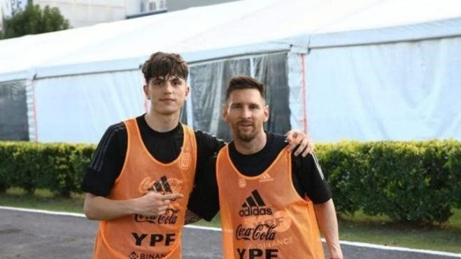 Garnacho y Messi