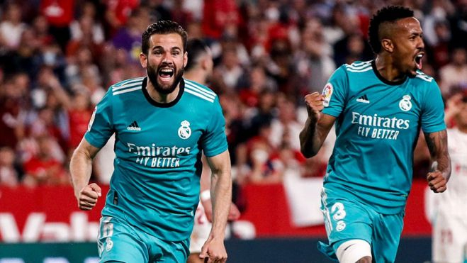 la celebracion de nacho y militao durante el triunfo merengue en casa del sevilla real madrid