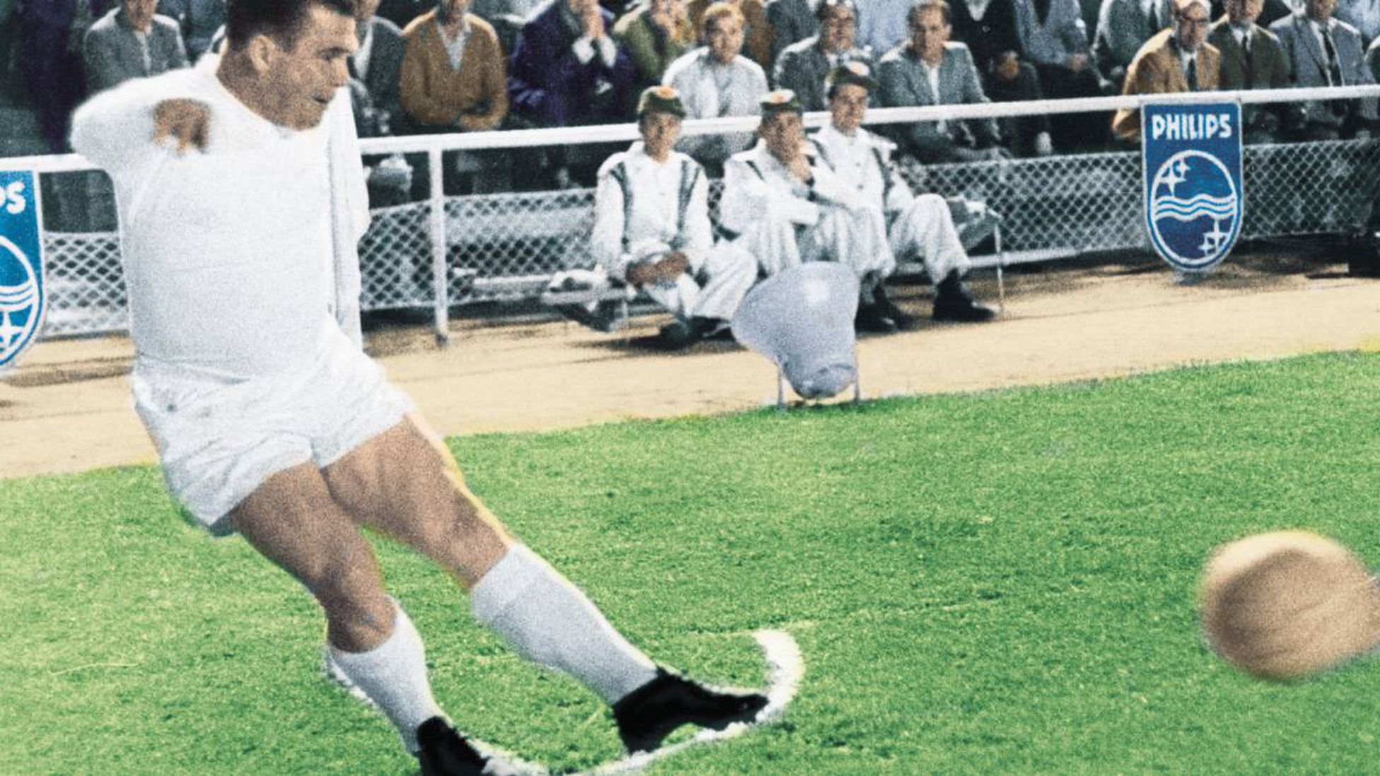 Puskas se retiró en el Real Madrid a la edad de 39 años Puskas se retiró en el Real Madrid a la edad de 39 años