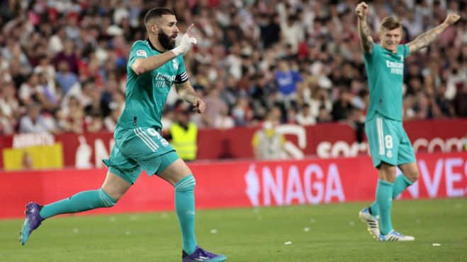 benzema celebra su gol al sevilla foto cordon press001 benzema celebra su gol al sevilla foto cordon press001
