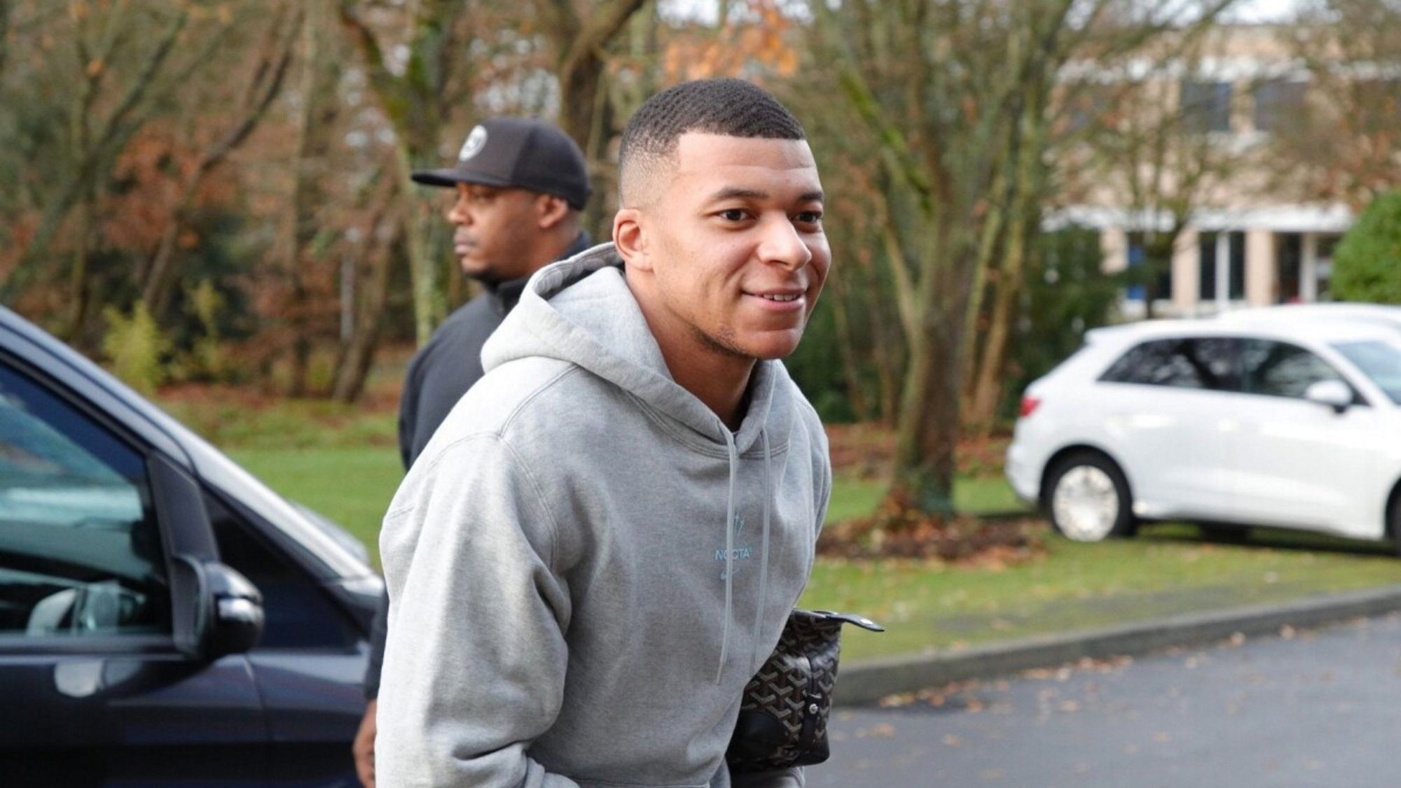 Es íntimo de Mbappé, desveló su futuro, y ayer se vio con él pronto será oficial