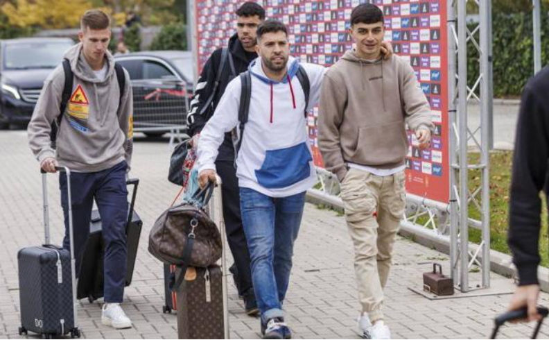 Jugadores con maleta para el mundial de qatar