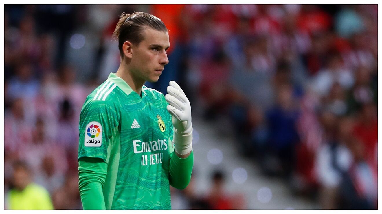 Lunin defiende la portería del Real Madrid