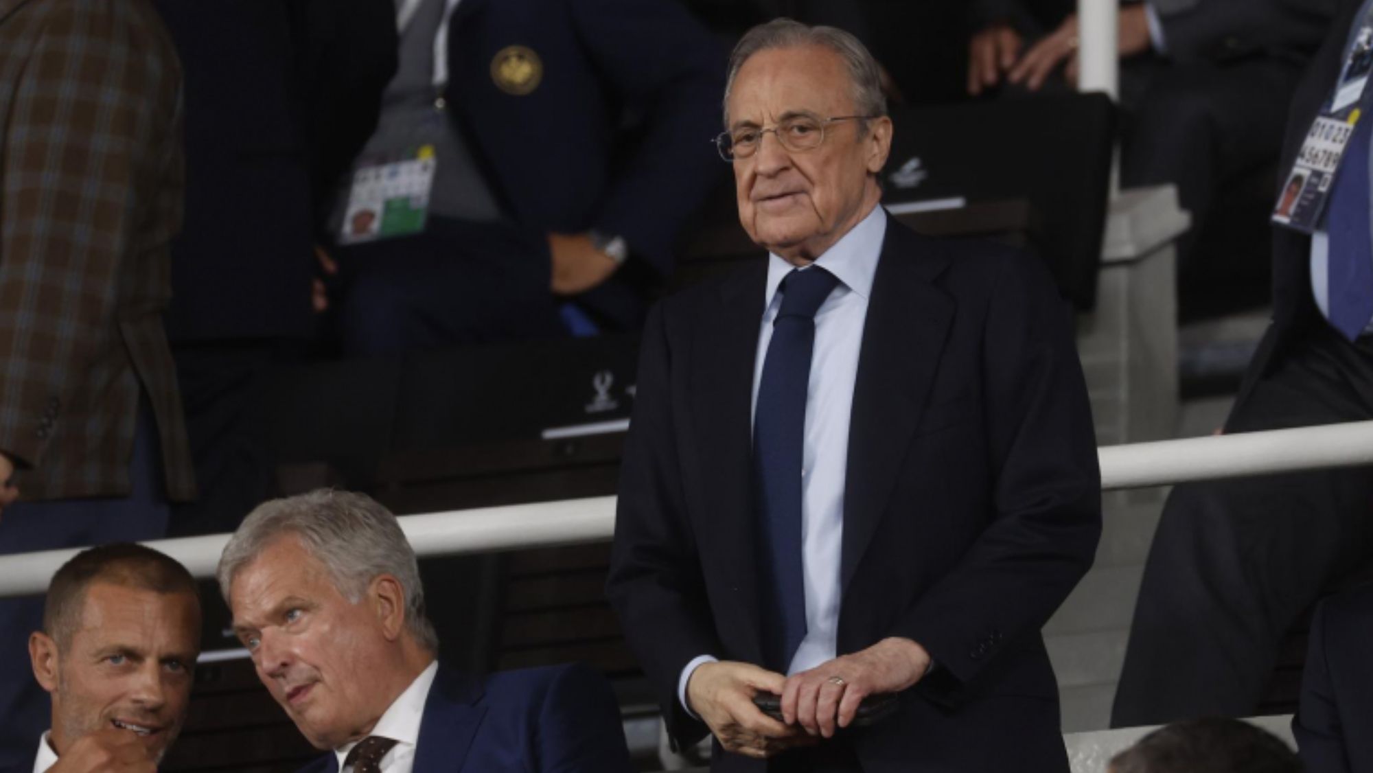Florentino prefiere que se quede: decepcionado tras la suplencia en el último partido Florentino prefiere que se quede: decepcionado tras la suplencia en el último partido