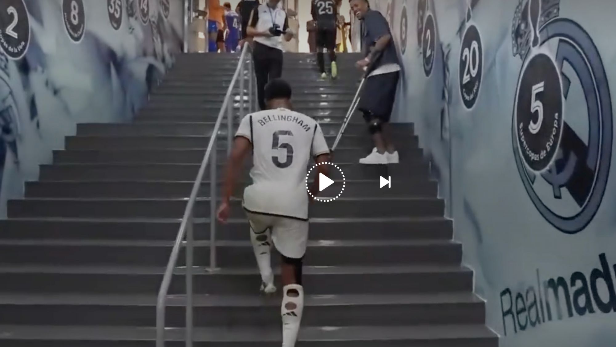 Bellingham alucinó al verlo: el fallo que hay en el vestuario del nuevo Bernabéu le afecta
