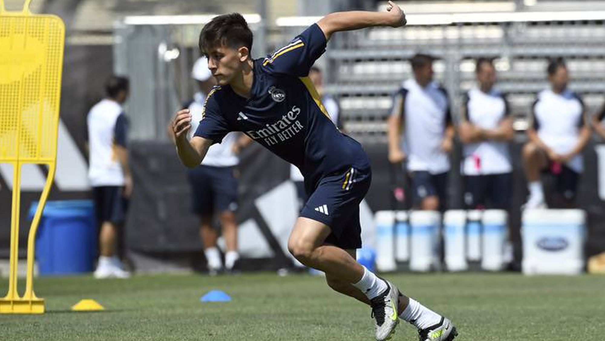 La oferta que ha recibido el Real Madrid por Arda Güler: ya intentaron su fichaje La oferta que ha recibido el Real Madrid por Arda Güler: ya intentaron su fichaje