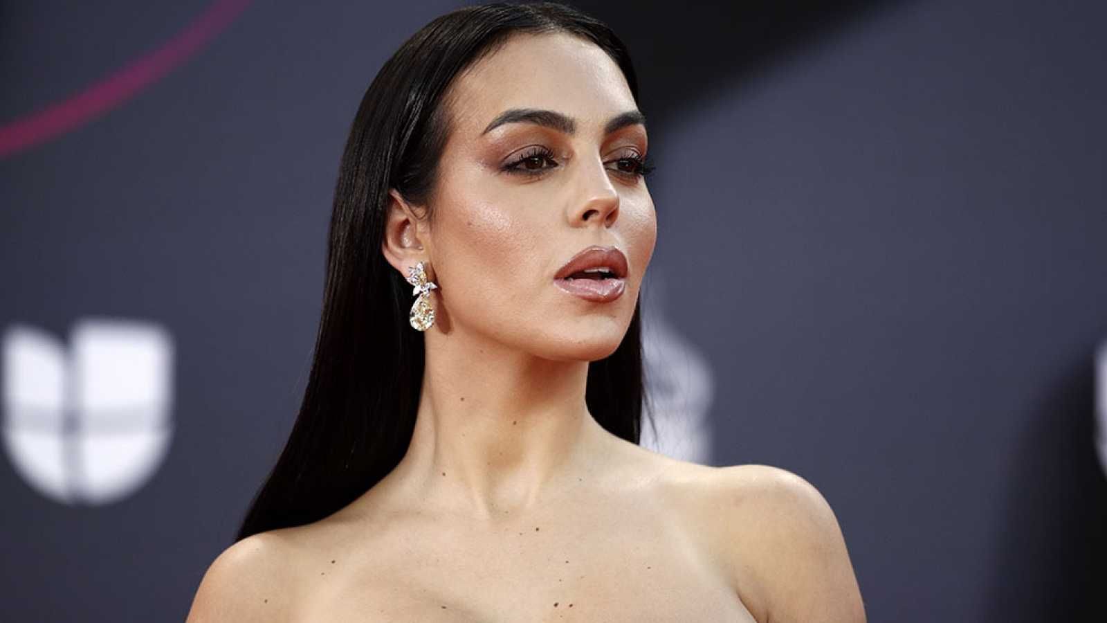 georgina rodriguez contra futbolista más guapa del mundo