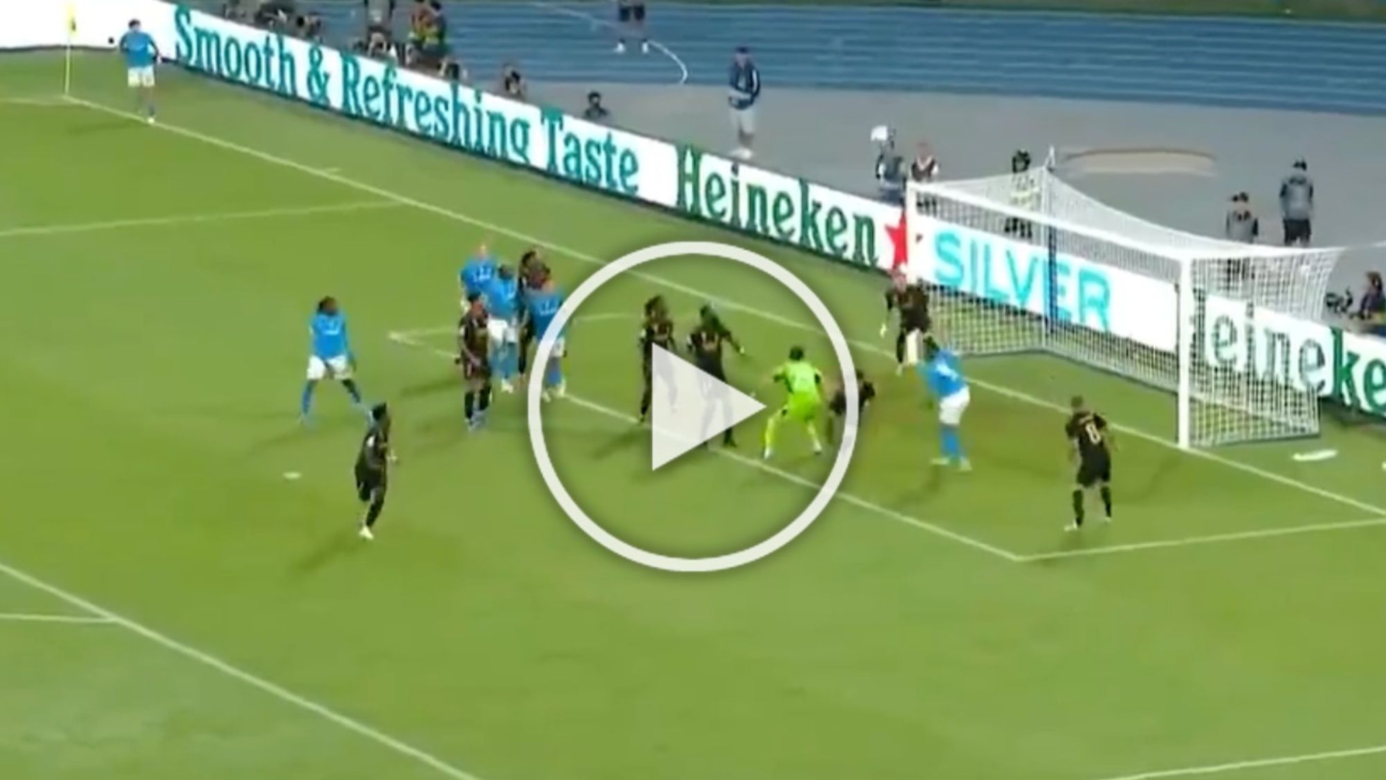 El fallo de Kepa que le costó el primer gol al Real Madrid en Napoli: las redes echan humo