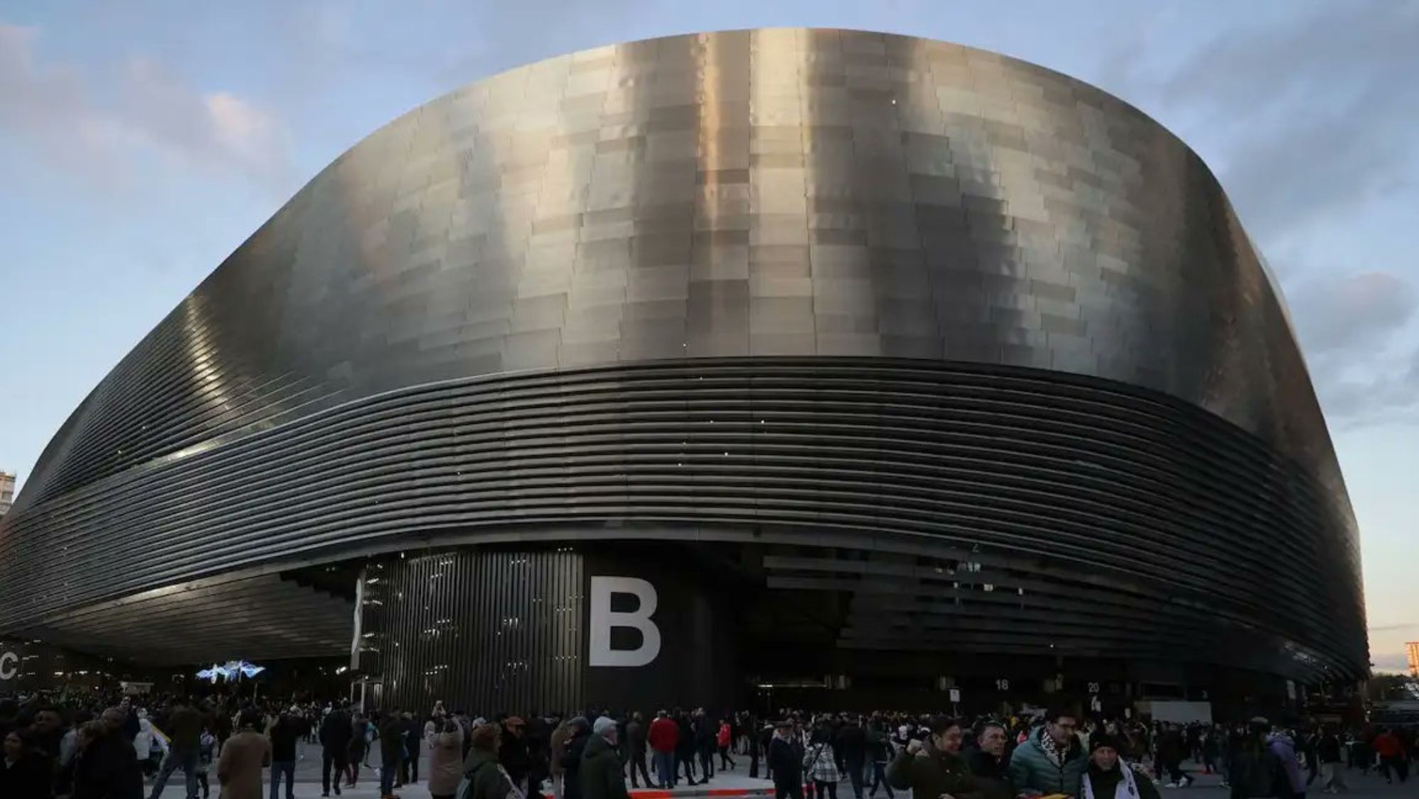 Bombazoel nuevo Santiago Bernabéu acogerá un acontecimiento único en 2025, un auténtico pelotazo