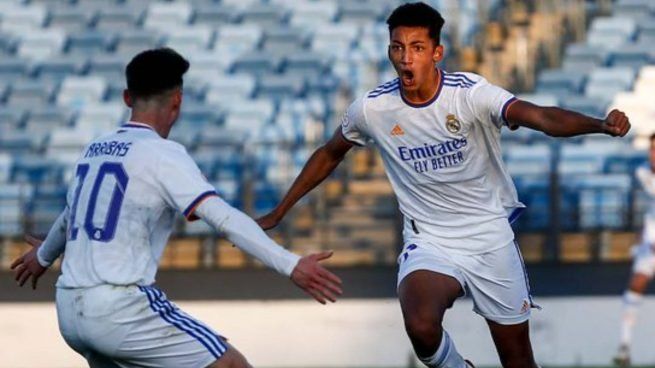 El castilla celebra un gol 