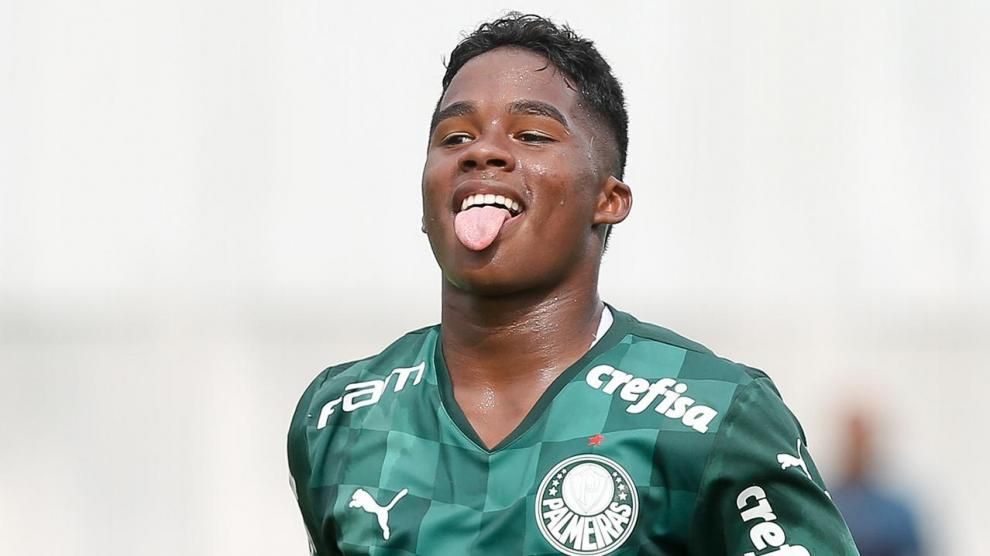  Endrick tan solo tiene 16 años pero ya aprecia al buen fútbol 