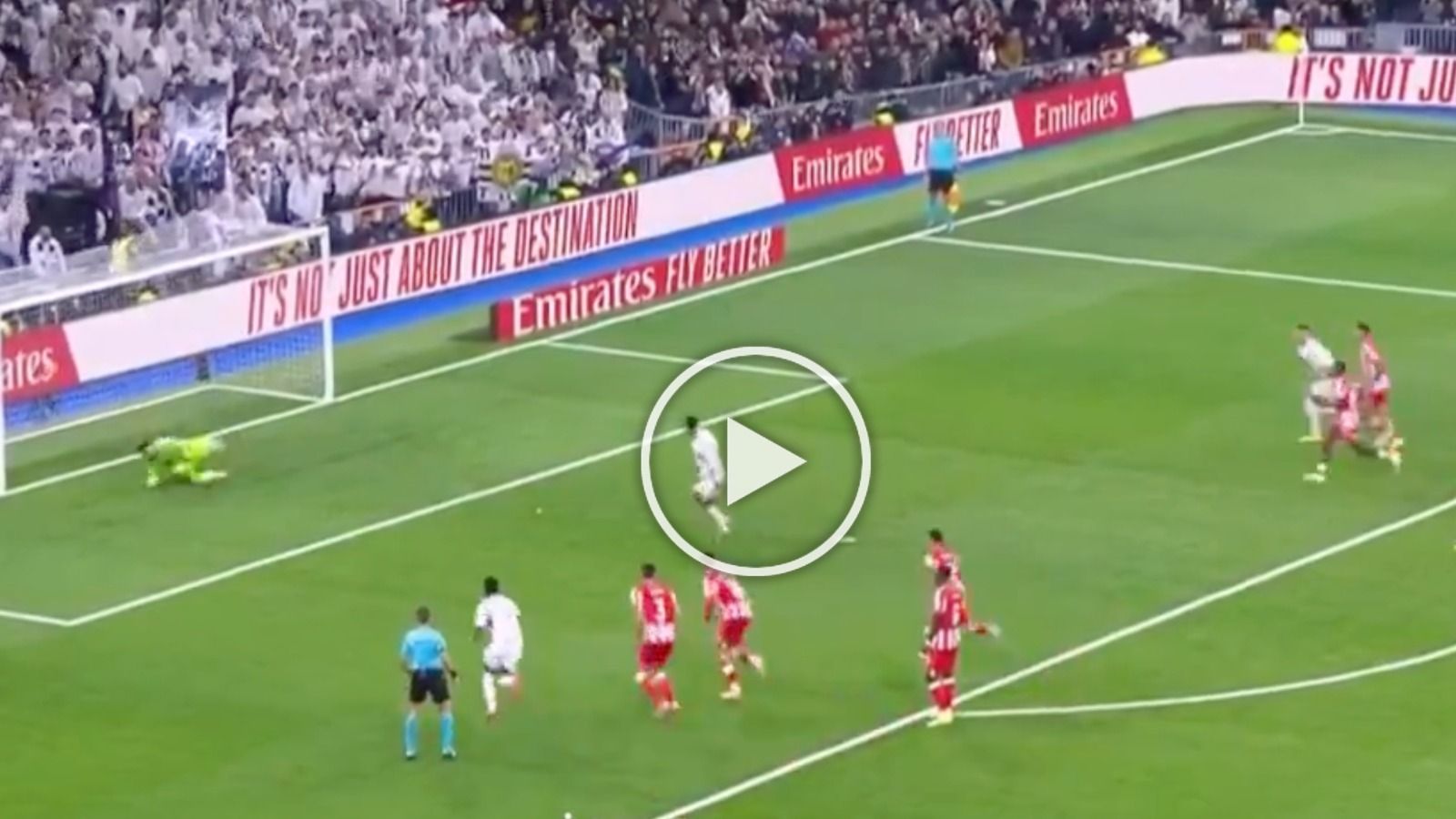 El árbitro intentó quitarle un penalti al Real Madrid y le corrige el VAR: gol de Bellingham