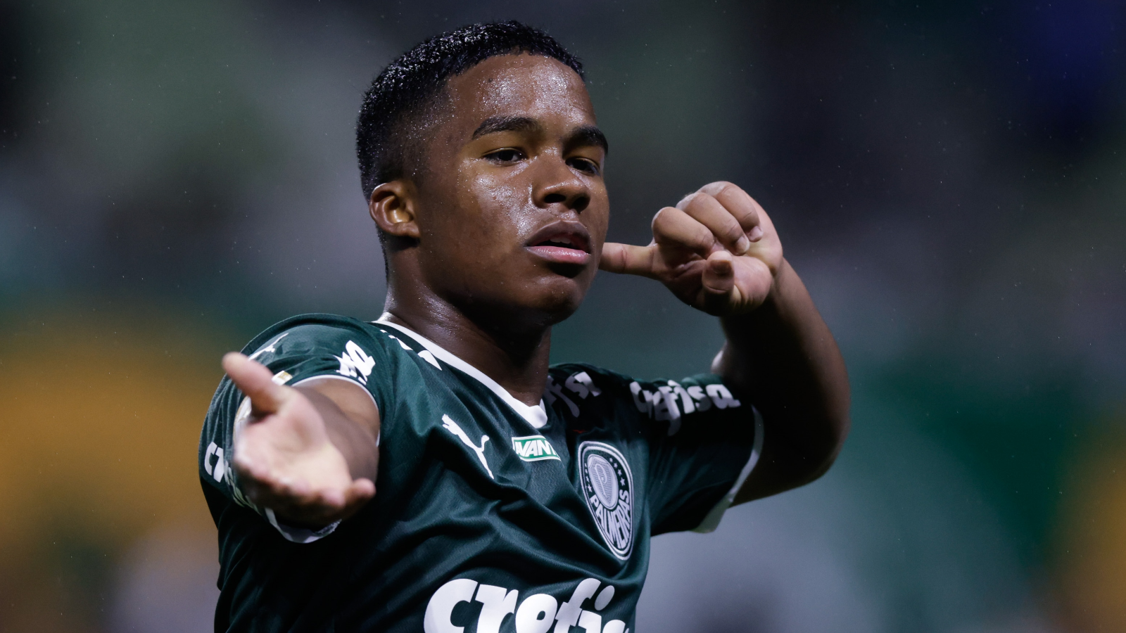 Endrick celebra un gol con el Palmeiras