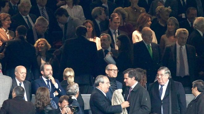 El palco del Bernabéu en pie 