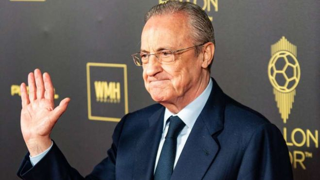 17 octubre 2022 europapress 4753640 florentino perez during the red carpet ceremony of the ballon dor golden 1 2 960x590