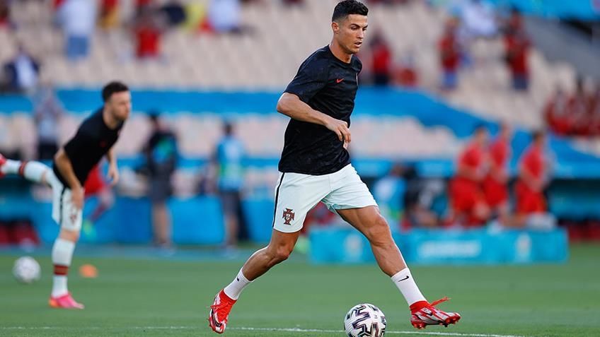 La inscripción que lleva Cristiano Ronaldo en sus botas toda grandeza