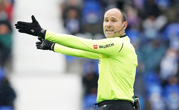 Antonio Mateu Lahoz, uno de los árbitros más controvertidos del panorama nacional