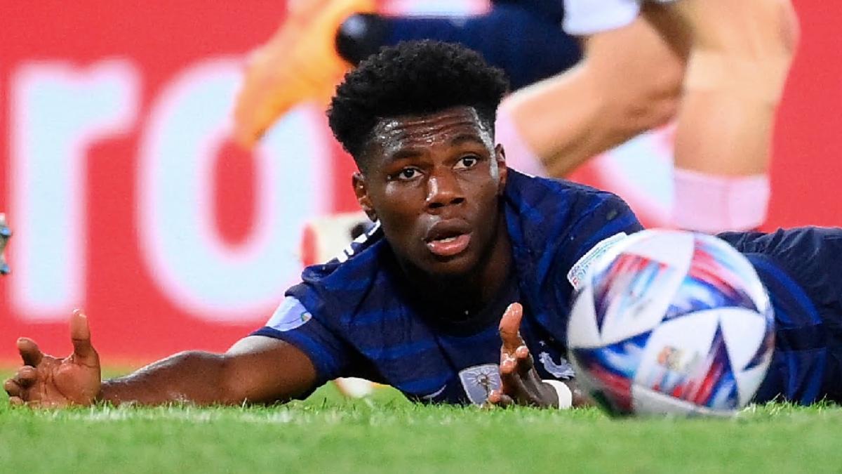 Tchouameni se lamenta de una acción en un partido