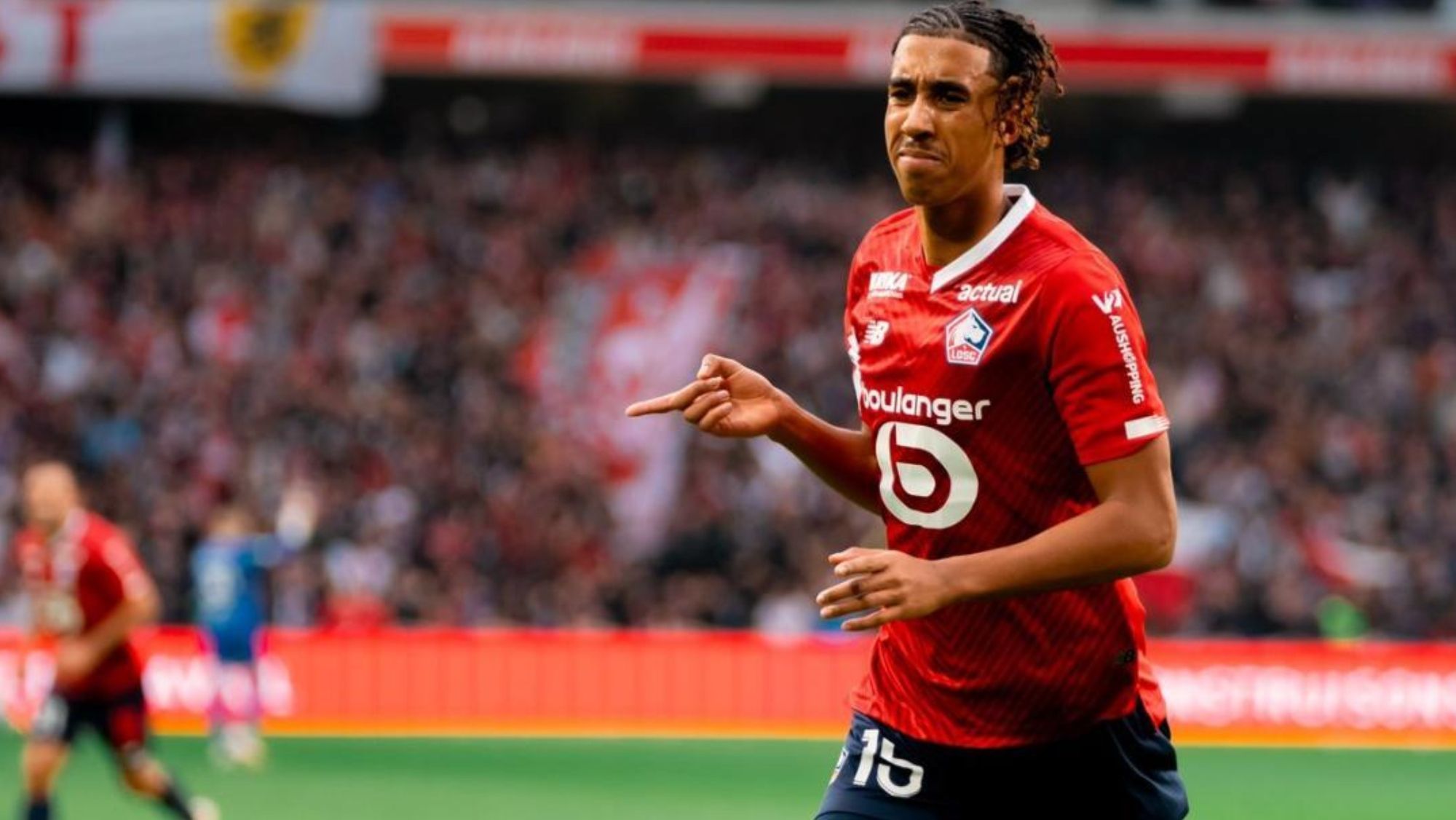 Leny Yoro, bajo lupa, el Madrid maneja una alternativa  el francés está advertido