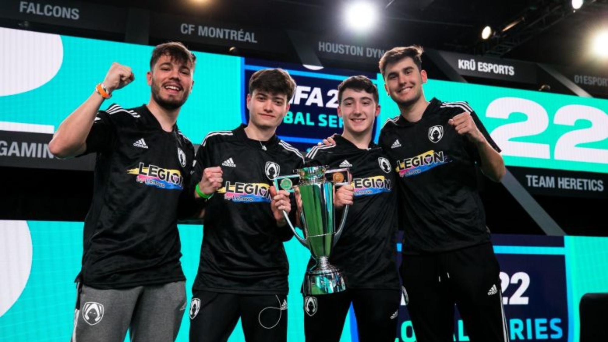 Heretics recoge el trofeo de campeón de la Copa TOTS 22