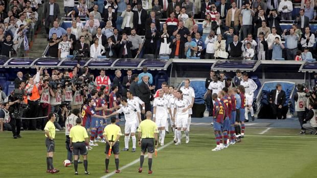 Pasillo del Barça al campeón de Liga