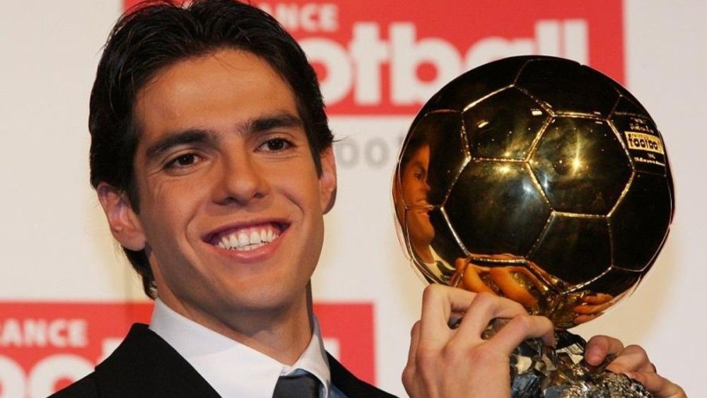 Ricardo Kaká con el Balón de Oro Ricardo Kaká con el Balón de Oro