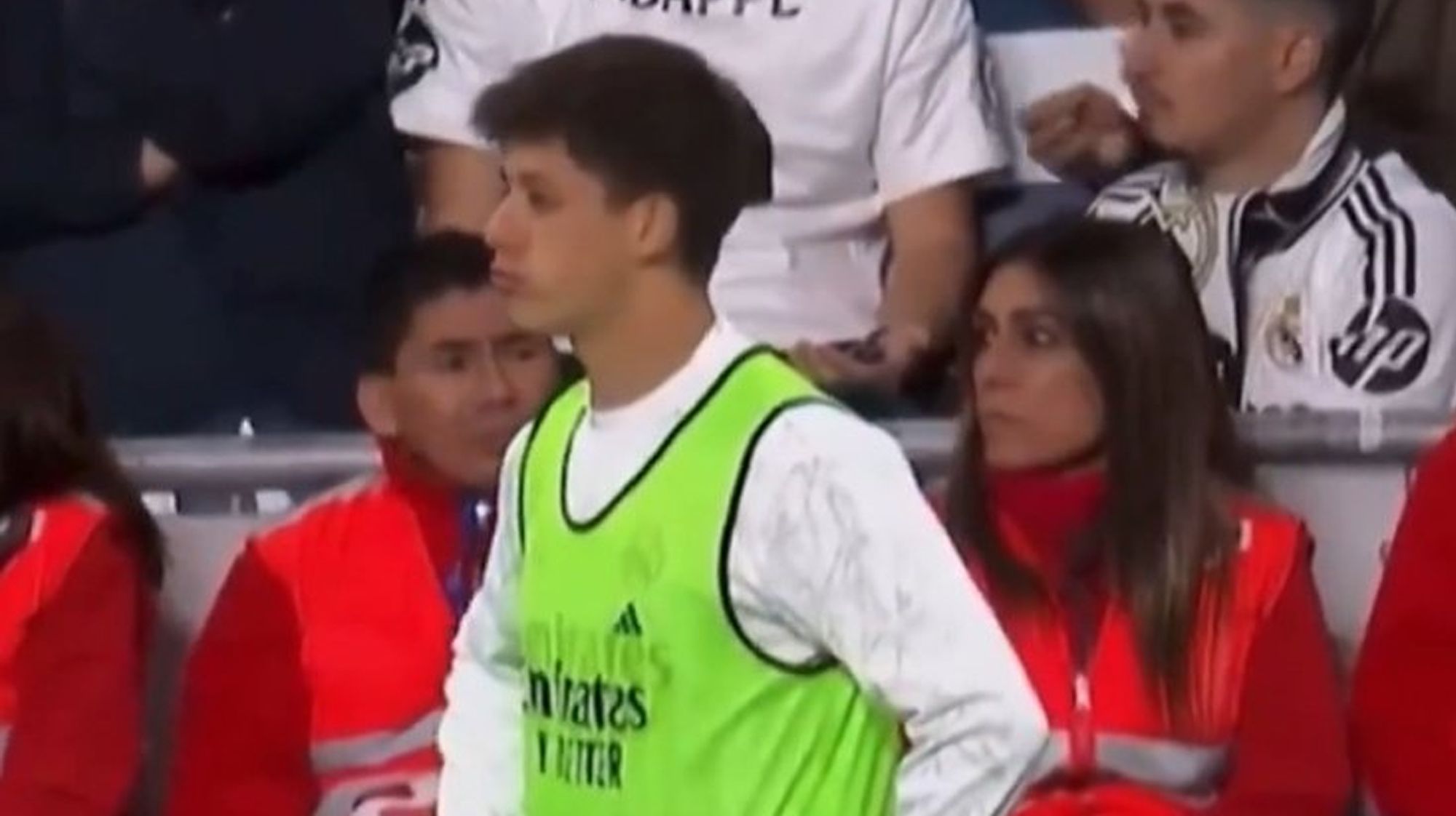 No se vio en TV: Arda Güler no se pudo contener y se dirigó a sus compañeros desde la banda