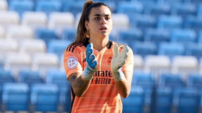 Los secretos que guardan los guantes de Misa Rodríguez, la portera del Real Madrid