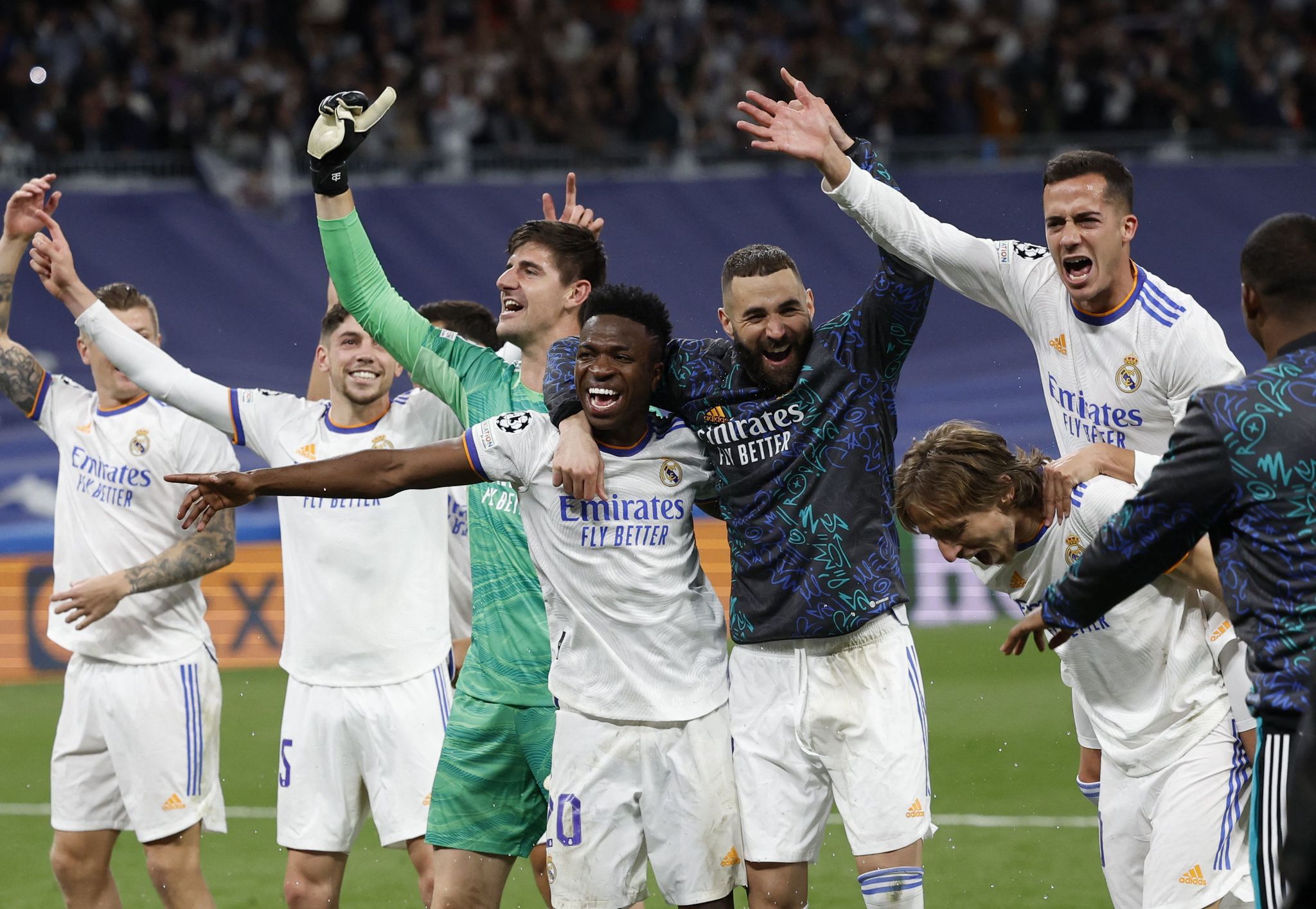 Ahí está el futuro jugador del Real Madrid celebrando su cumpleaños”