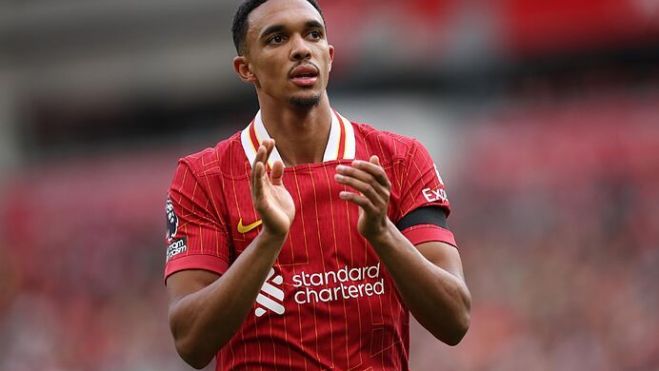 Alexander-Arnold aplaudiendo. Alexander-Arnold aplaudiendo.