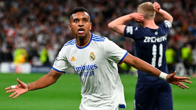 Rodrygo celebra el gol que culminaba la remontada del Real Madrid